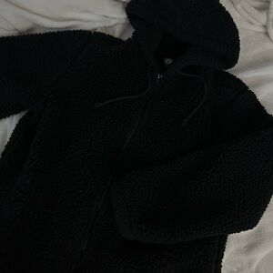 sweat shirt